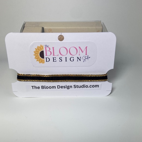 Black and Gold  loom-beaded bracelet Miyuki Delica Seed Beads - Picture 10 of 11